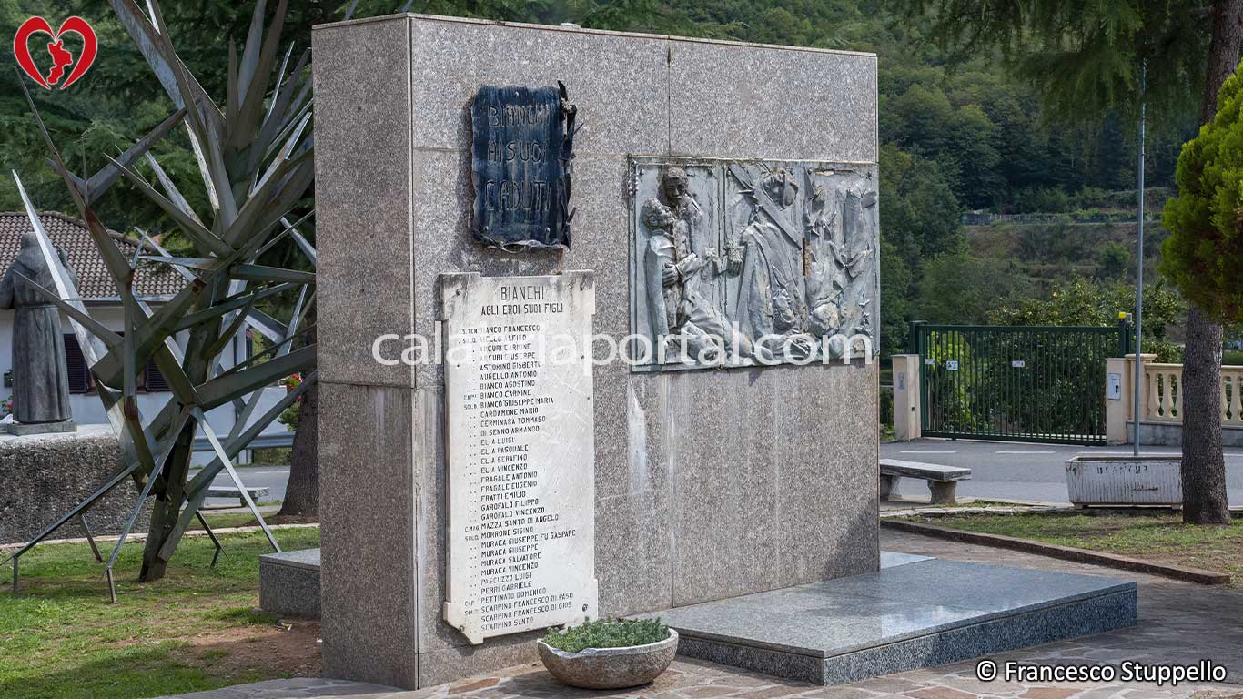 Monumento ai Caduti per la Patria di Bianchi (C)