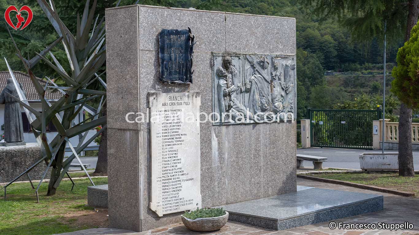 Monumento ai Caduti per la Patria di Bianchi (C) Monumento ai Caduti per la Patria di Bianchi (C)