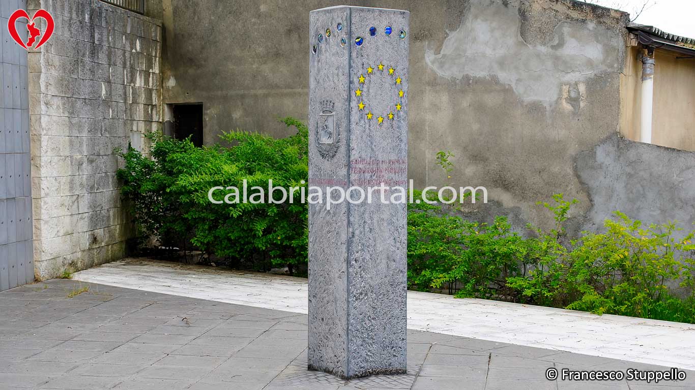 Monumento al Gemellaggio con Feldkirchen a Bisignano (CS) Monumento al Gemellaggio con Feldkirchen a Bisignano (CS)