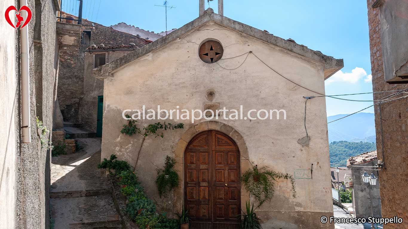 Chiesa di San Leonardo a Bocchigliero (CS) Chiesa di San Leonardo a Bocchigliero (CS)