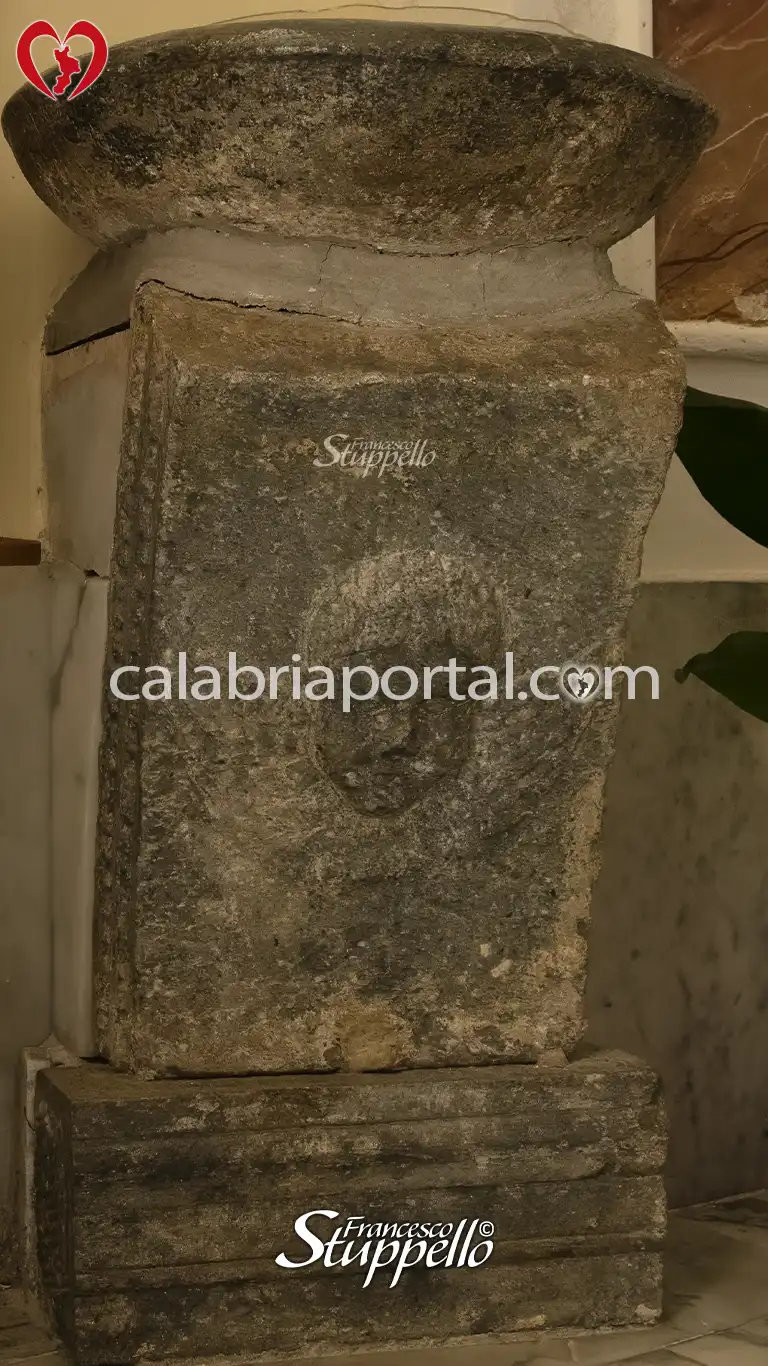 Acquasantiera del '600