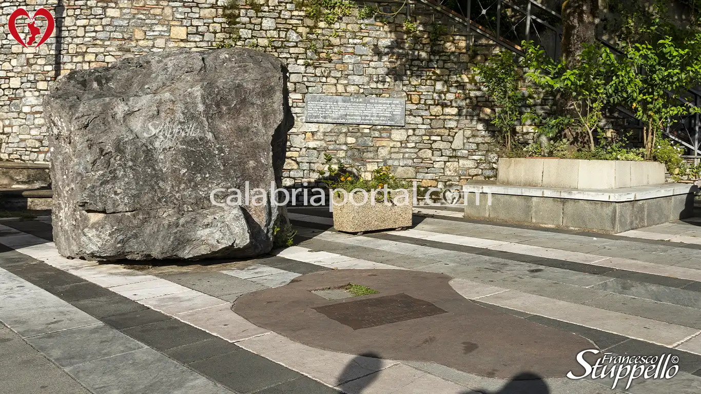 Masso del Miracolo di San Ciriaco a Buonvicino