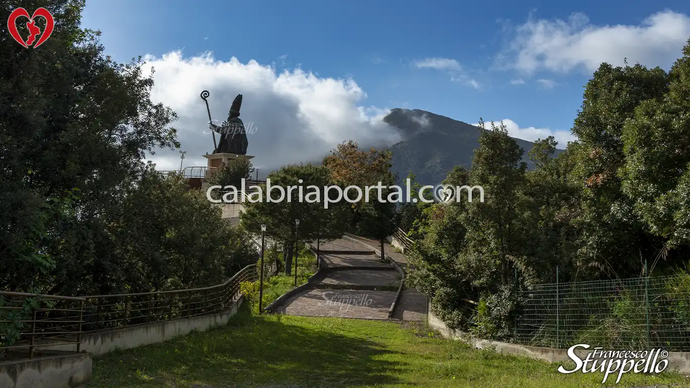 Scorcio del Belvedere del Monumento a San Ciriaco