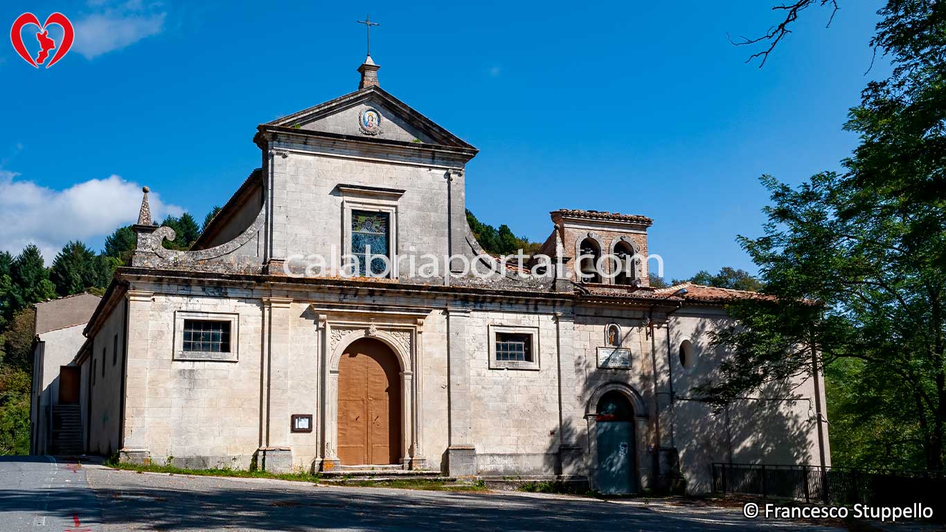 Santuario della Vergine di Monserrato a Calvisi (CS) Santuario della Vergine di Monserrato a Calvisi (CS)