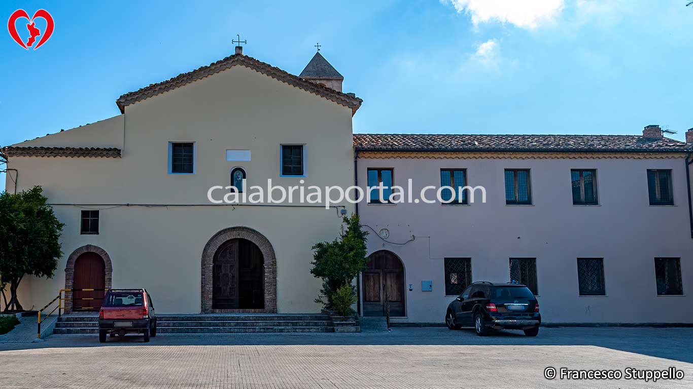 Chiesa di Sant'Antonio da Padova a Campana (CS) Chiesa di Sant'Antonio da Padova a Campana (CS)