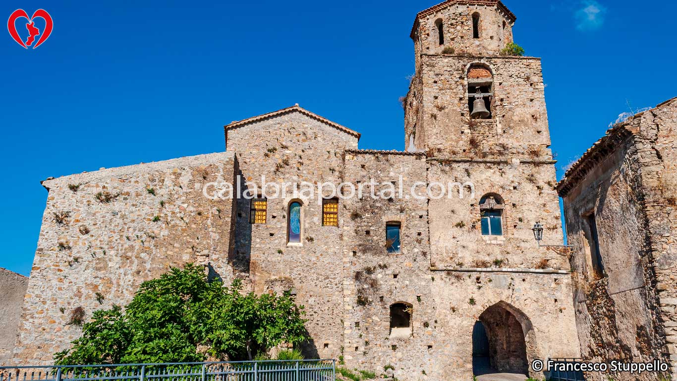 Campana (CS): Torre Campanaria della Chiesa di Santa Maria Assunta Campana (CS): Torre Campanaria della Chiesa di Santa Maria Assunta