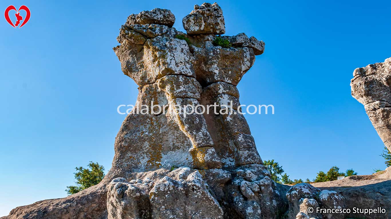 Il Gigante di Pietra di Campana (CS) Il Gigante di Pietra di Campana (CS)