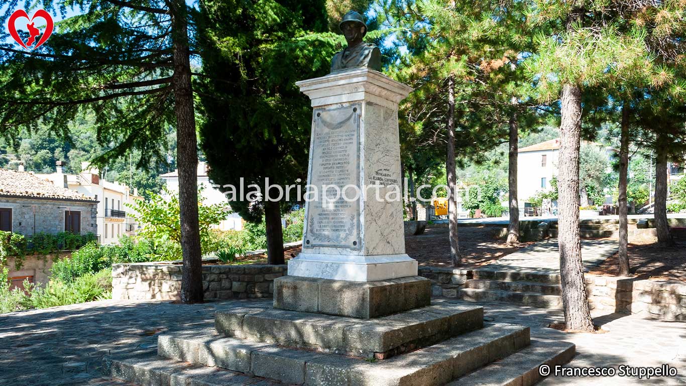 Monumento ai Caduti per la Patria di Canna (CS)
