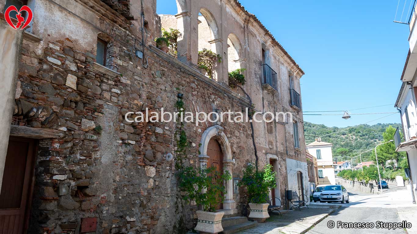 Palazzo Favoino a Canna (CS)