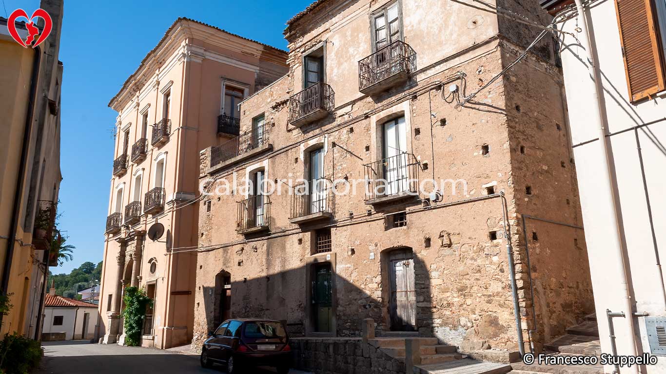 Palazzo Pitrelli a Canna (CS)