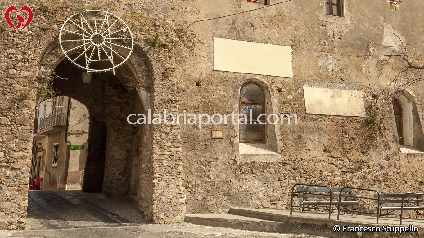 Cinta Muraria Aragonese a Cariati (CS)