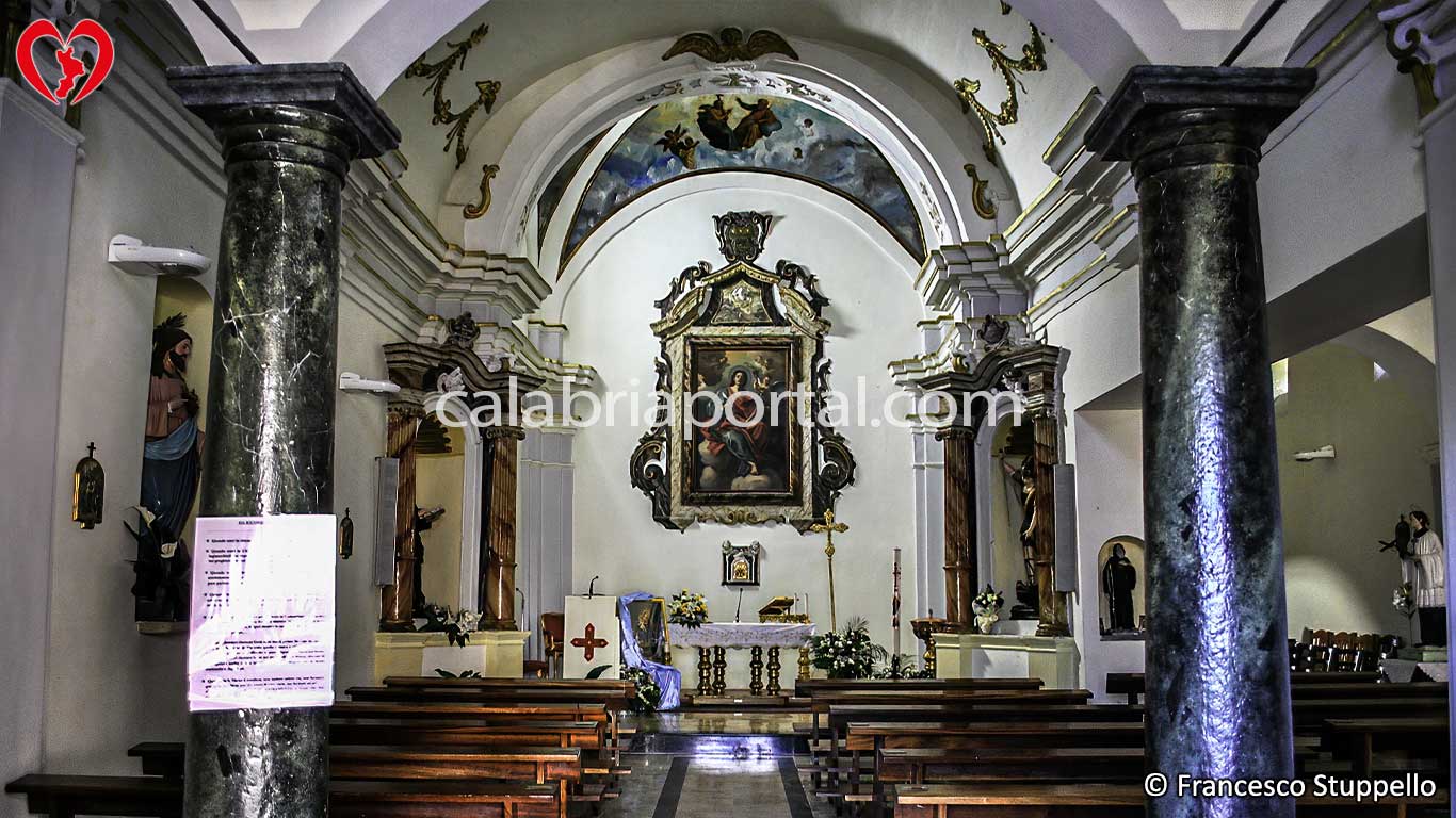 Chiesa di San Michele Arcangelo al Cariglio (CS) Chiesa di San Michele Arcangelo al Cariglio (CS)