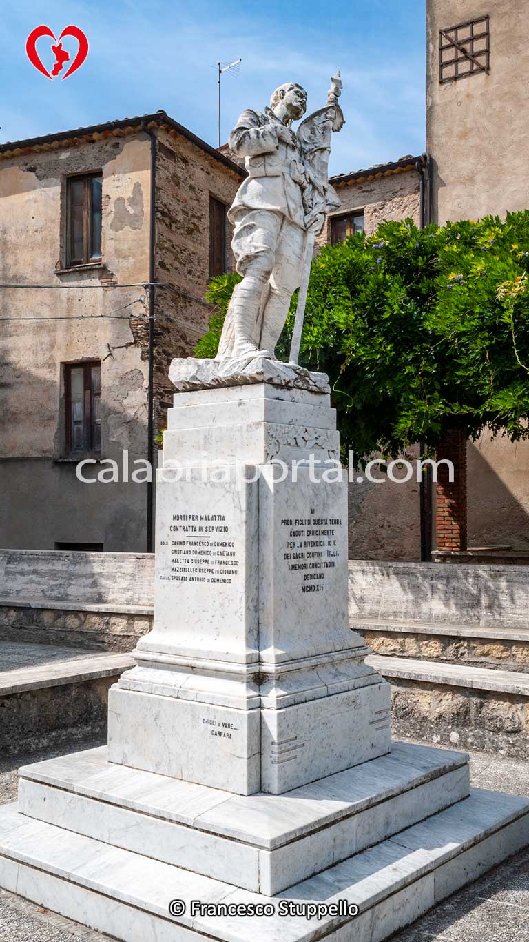 Monumento ai Caduti per la Patria di Carpanzano (CS)