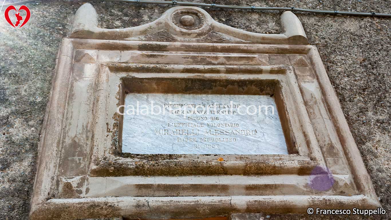 Monumento ad Alessandro Mirabelli a Carpanzano (CS)