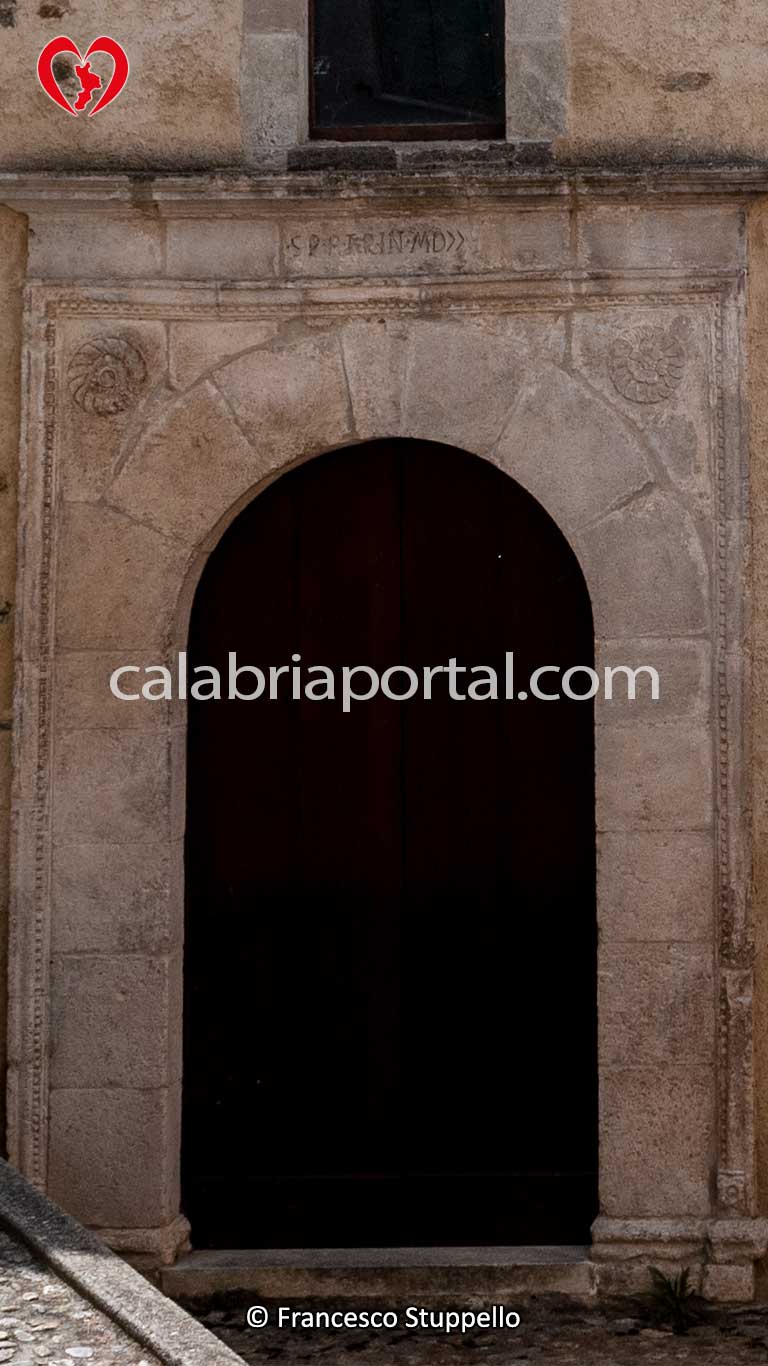 Portale Litico di Carpanzano (CS)