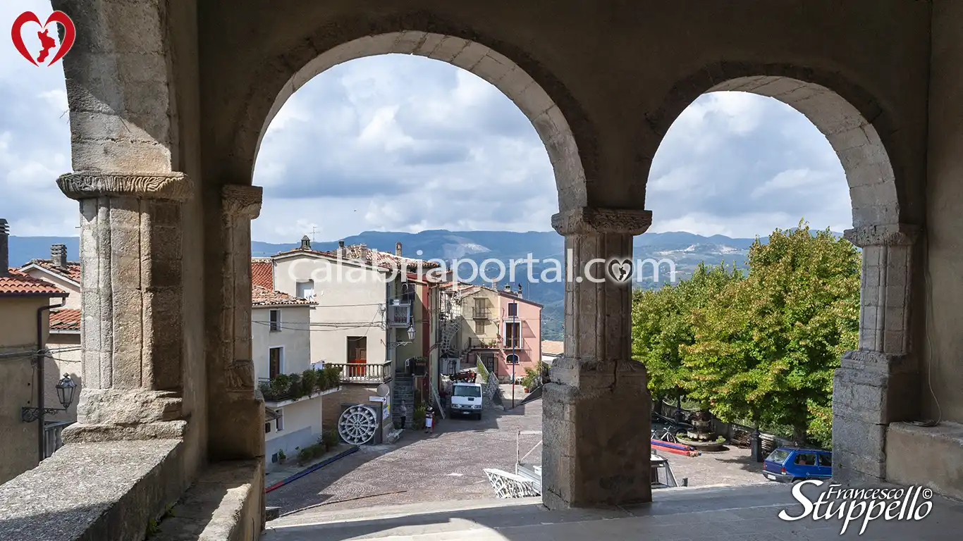 Arcate del Santuario di Maria SS. delle Grazie a Carpanzano
