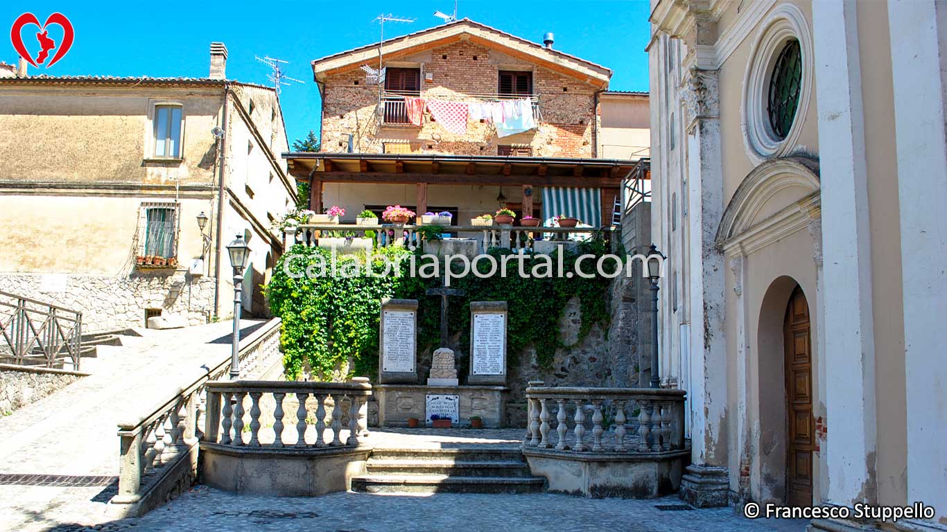 Scorcio dei Borghi di Casali del Manco (CS) Scorcio dei Borghi di Casali del Manco (CS)