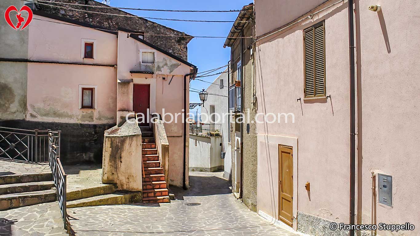 Scorcio dei Borghi di Casali del Manco (CS) Scorcio dei Borghi di Casali del Manco (CS)