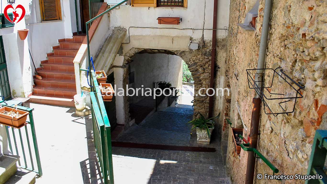 Scorcio dei Borghi di Casali del Manco (CS) Scorcio dei Borghi di Casali del Manco (CS)