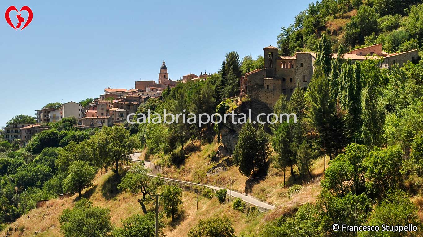 Scorcio dei Borghi di Casali del Manco (CS) Scorcio dei Borghi di Casali del Manco (CS)
