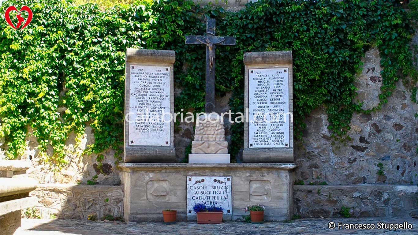 Monumento ai Caduti per la Patria di Casole Bruzio (CS)