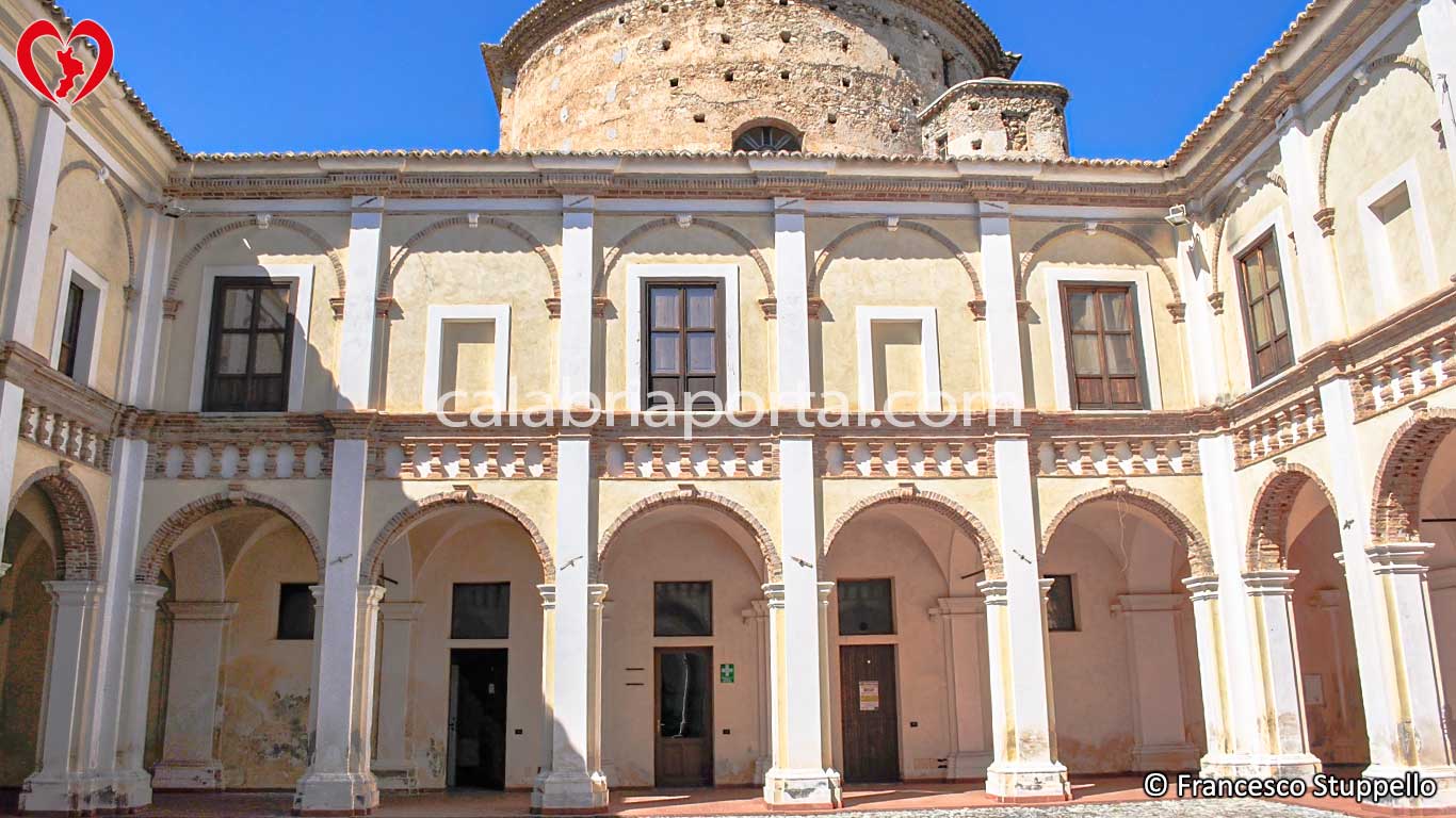Il Proto Convento Francescano a Castrovillari (CS) Il Proto Convento Francescano a Castrovillari (CS)