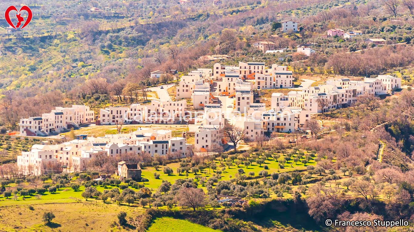 Il Borgo Nuovo di Cavallerizzo (CS) Il Borgo Nuovo di Cavallerizzo (CS)