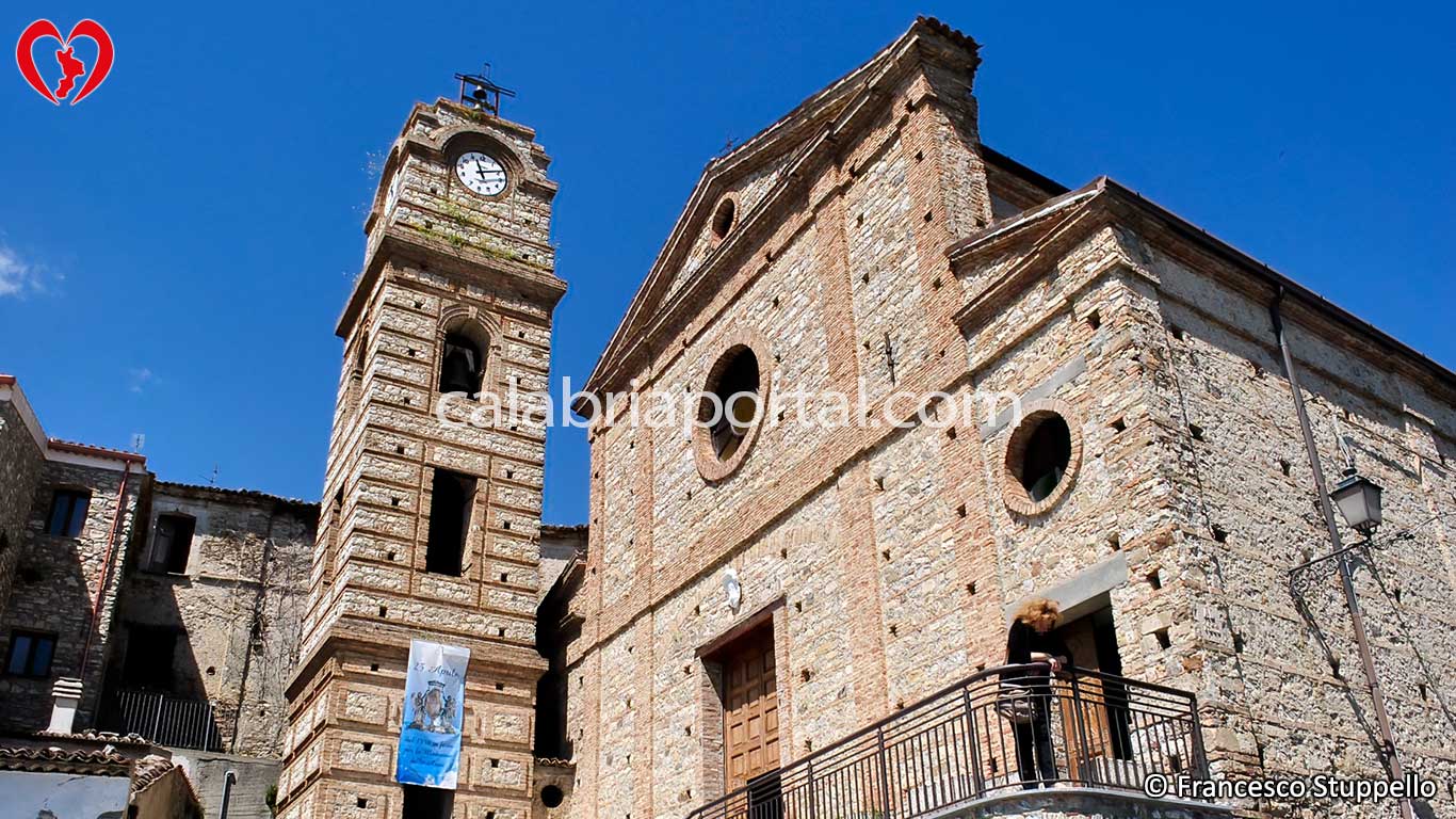 Chiesa di San Pietro a Cerchiara di Calabria (CS) Chiesa di San Pietro a Cerchiara di Calabria (CS)