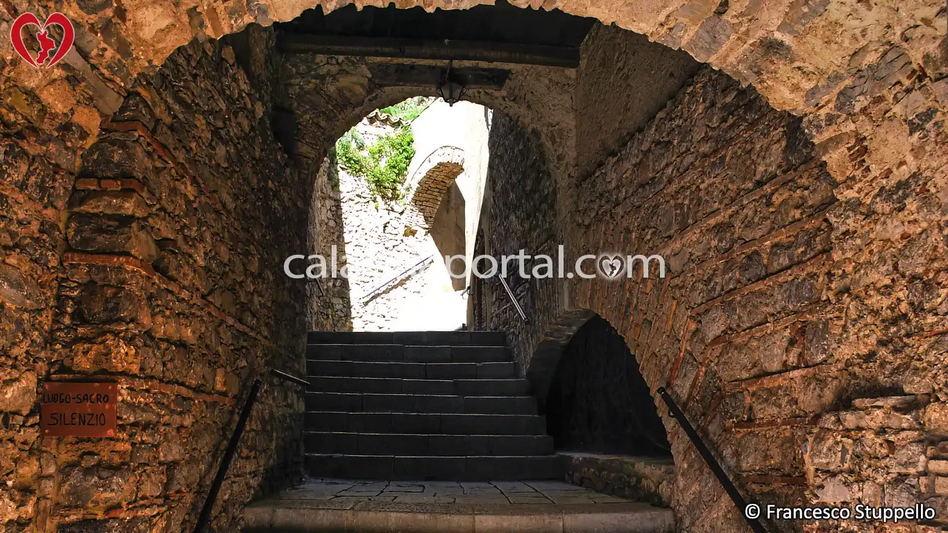 Santuario di Santa Maria delle Armi a Cerchiara di Calabria (CS) Santuario di Santa Maria delle Armi a Cerchiara di Calabria (CS)