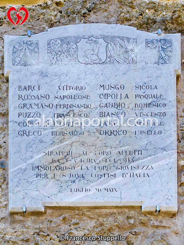 Monumento ai Caduti di Cervicati (CS) Monumento ai Caduti di Cervicati (CS)