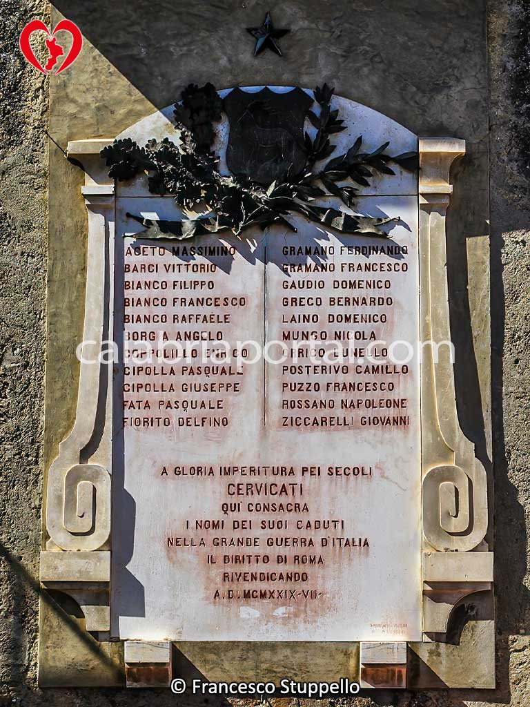Monumento ai Caduti di Cervicati (CS) Monumento ai Caduti di Cervicati (CS)