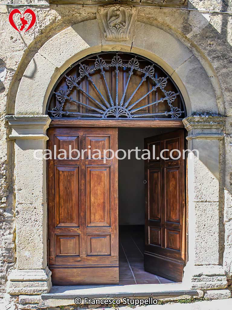 Portale Lapideo di Cervicati (CS) Portale Lapideo di Cervicati (CS)