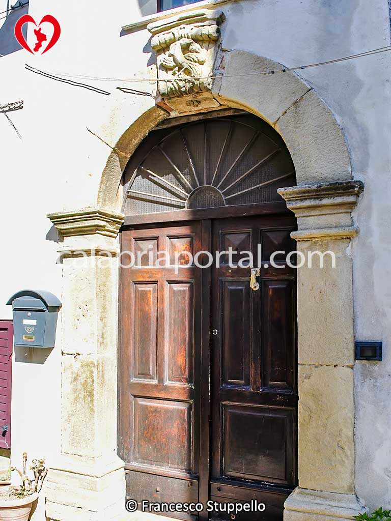 Portale Lapideo di Cervicati (CS) Portale Lapideo di Cervicati (CS)