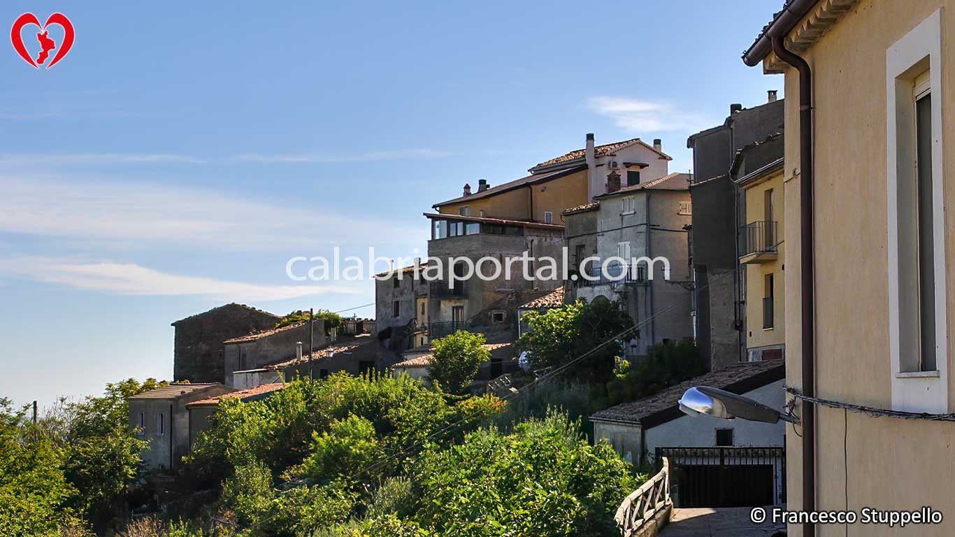 Scorcio del Borgo di Cervicati (CS) Scorcio del Borgo di Cervicati (CS)