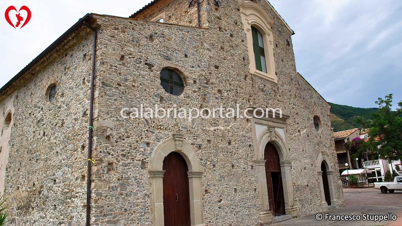 La Chiesa di San Giacomo a Cerzeto (CS) La Chiesa di San Giacomo a Cerzeto (CS)