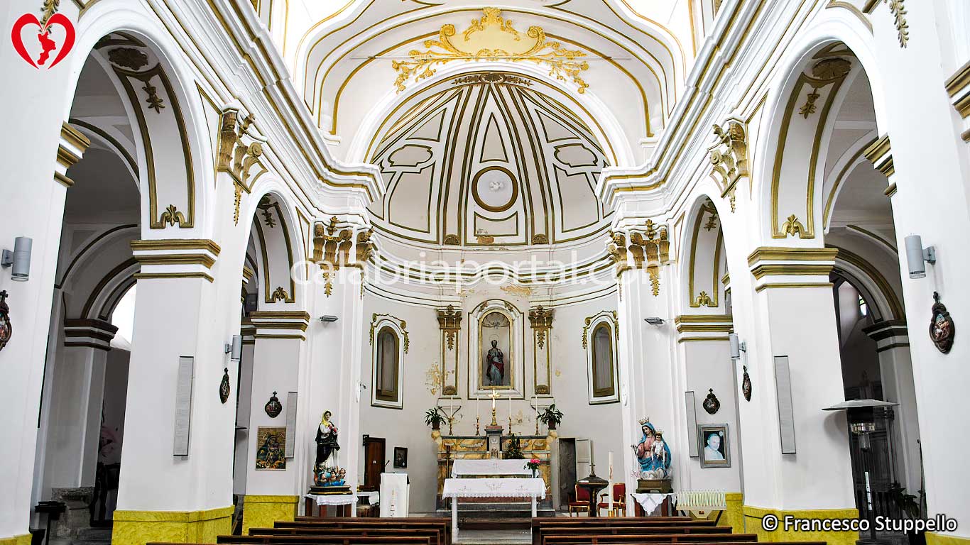 Chiesa di San Giacomo Apostolo a Cerzeto (CS) Chiesa di San Giacomo Apostolo a Cerzeto (CS)
