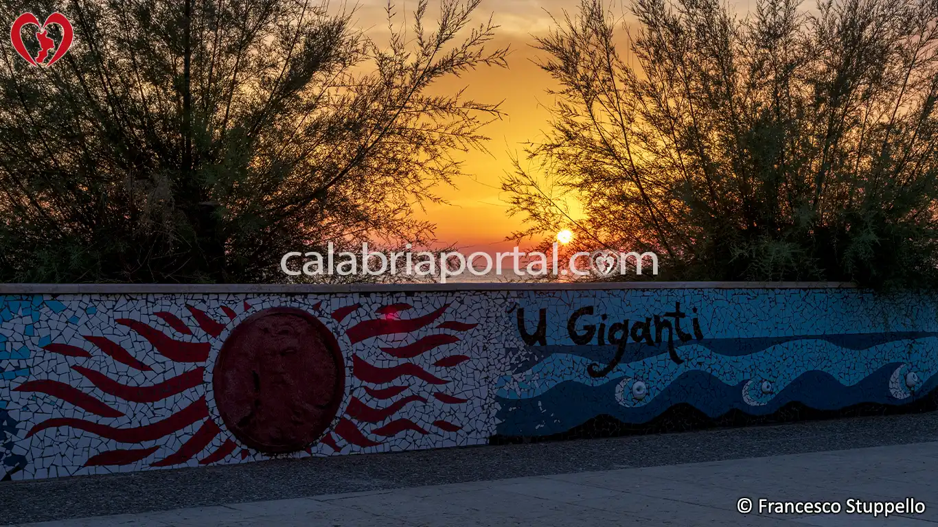 Scorcio del Lungomare di Cetraro Marina al Tramonto