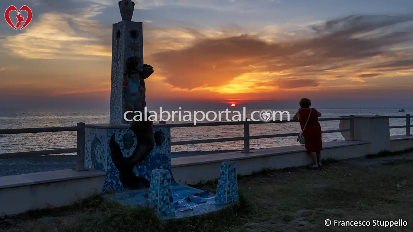Scorcio del Lungomare di Cetraro Marina al Tramonto