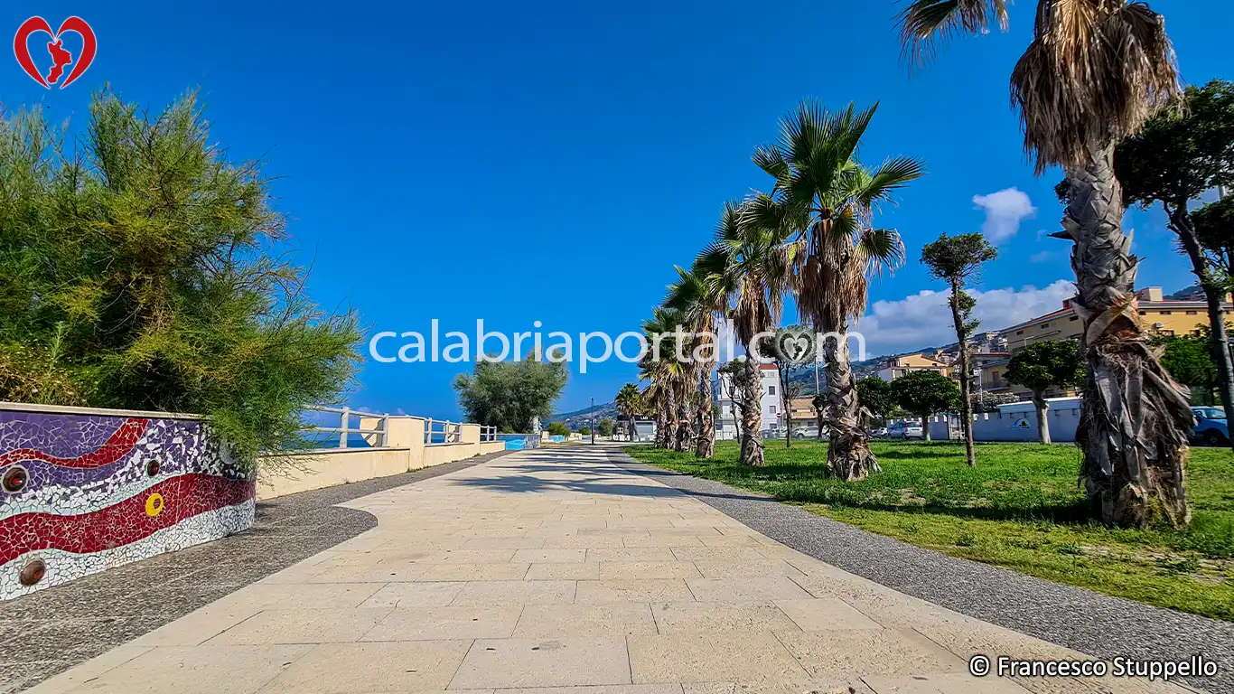 Scorcio del Lungomare di Cetraro Marina