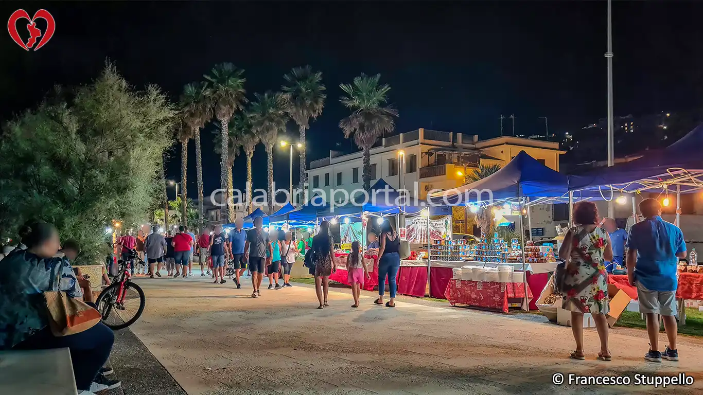 Scorcio del Lungomare di Cetraro Marina durante la Sagra del Pesce