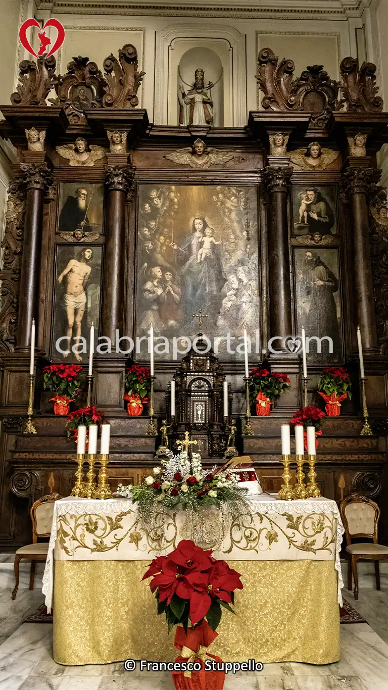 Altare Maggiore con Ancona Lignea della Chiesa di San Pietro a Cetraro