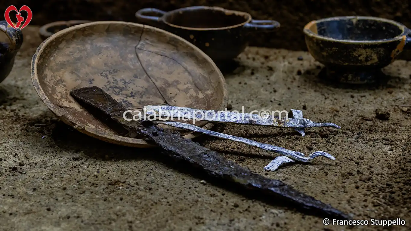 Spiedini, Patera e Coltello di Tomba Brettia (fine IV secolo a.C.) Località Treselle di Cetraro