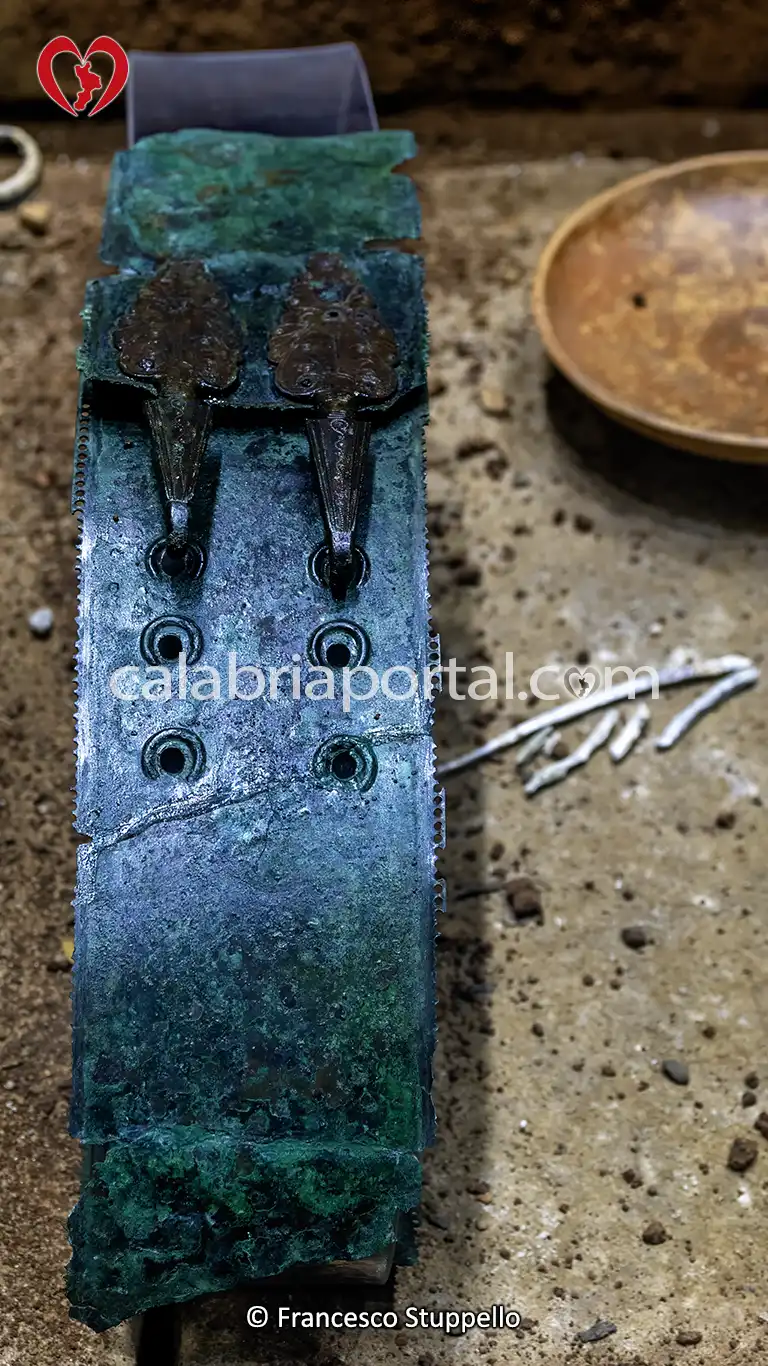 Cinturone in Bronzo di Tomba Brettia (fine IV secolo a.C.) Località Treselle di Cetraro