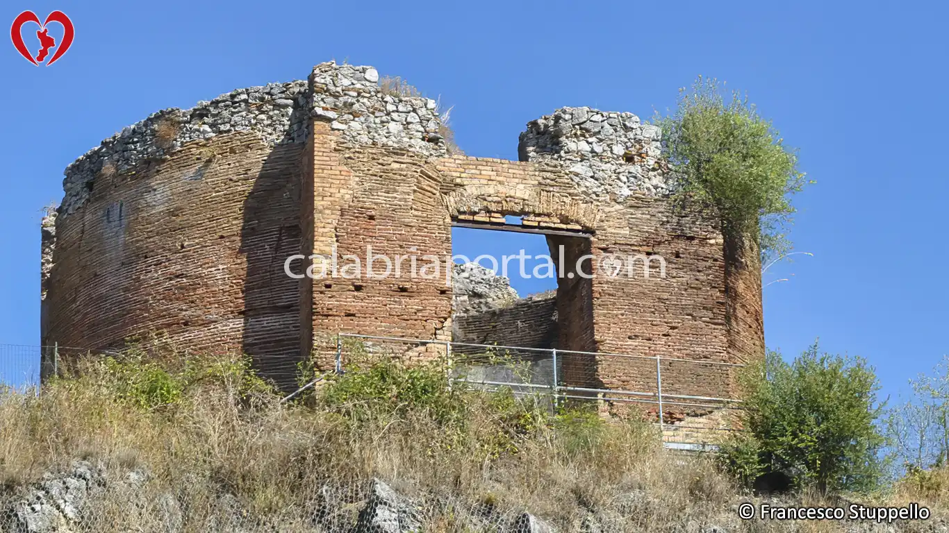 Mausoleo Romano a Cirella Mausoleo Romano a Cirella