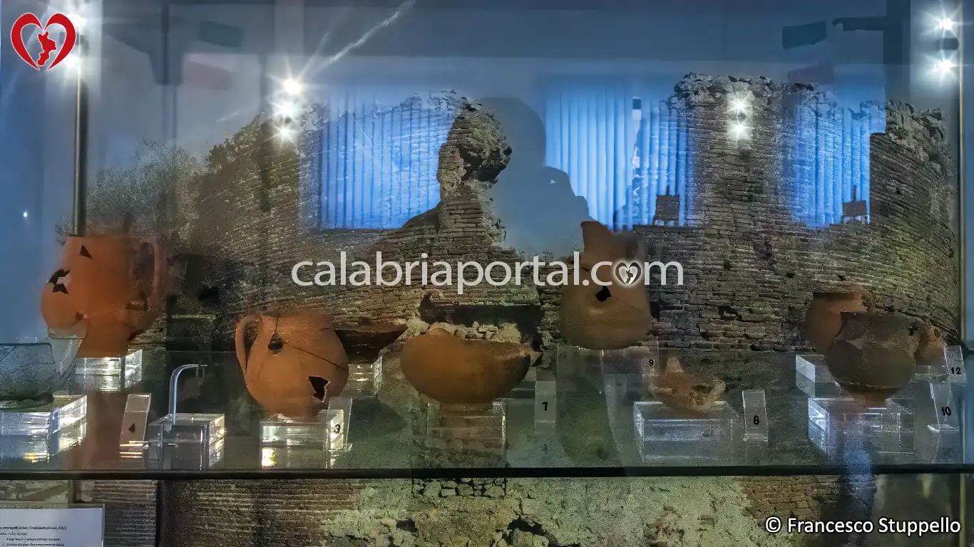 Esposizione dell'Antiquarium di Cirella (CS)