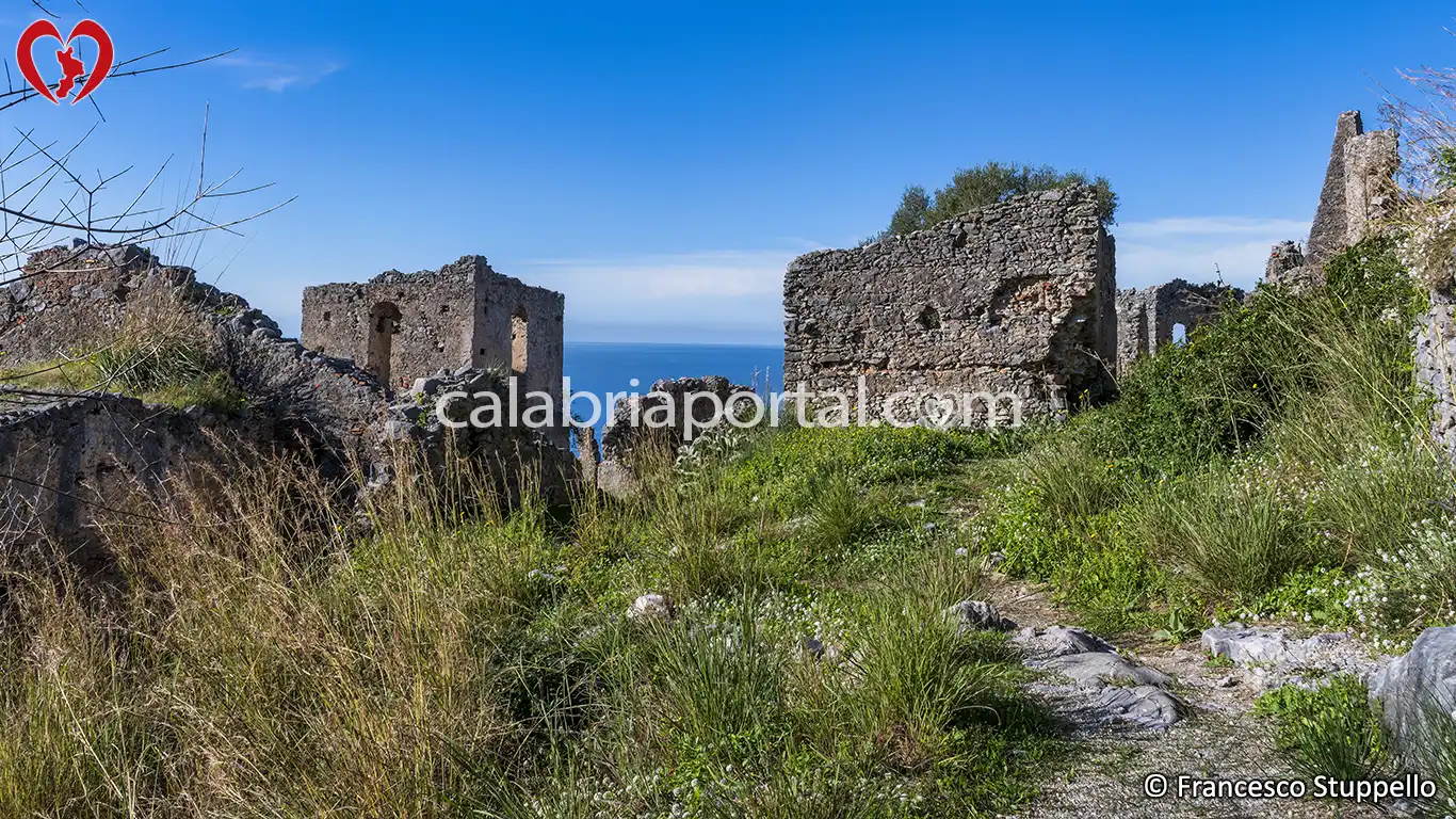 I Ruderi di Cirella I Ruderi di Cirella