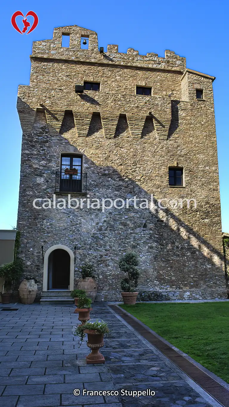 La Torre di Fella a Cittadella del Capo (CS) La Torre di Fella a Cittadella del Capo (CS)