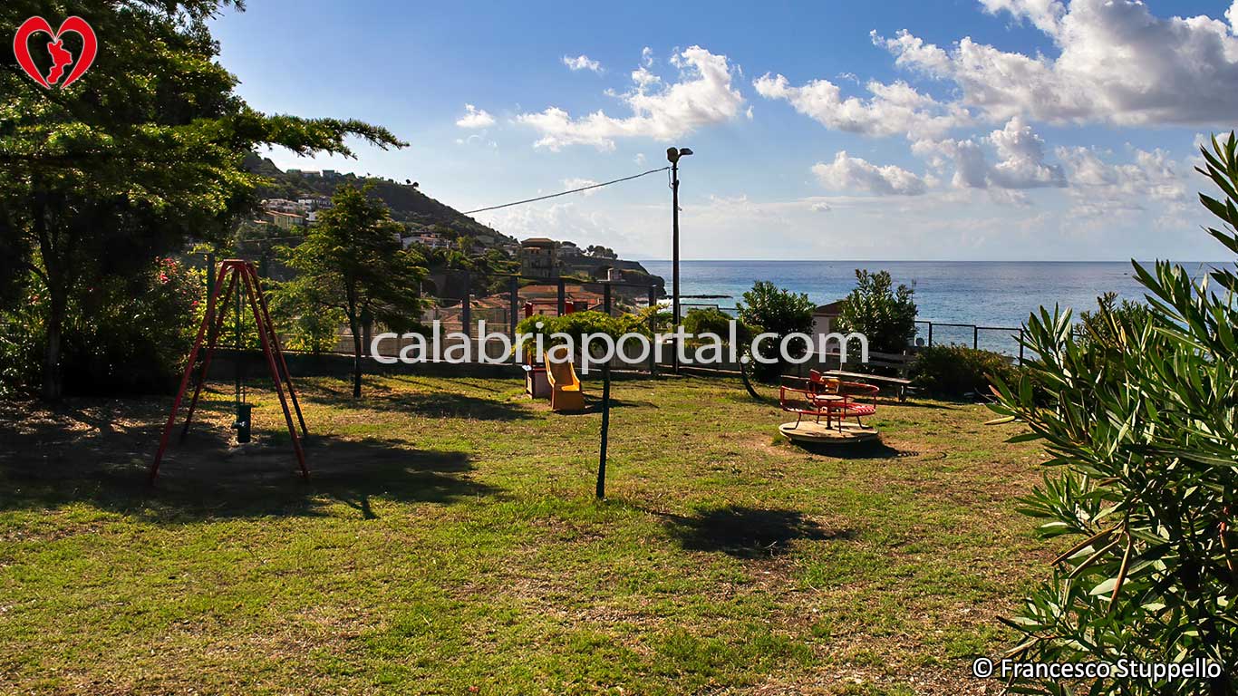 Parco per i Bambini a Cittadella del Capo (CS) Parco per i Bambini a Cittadella del Capo (CS)