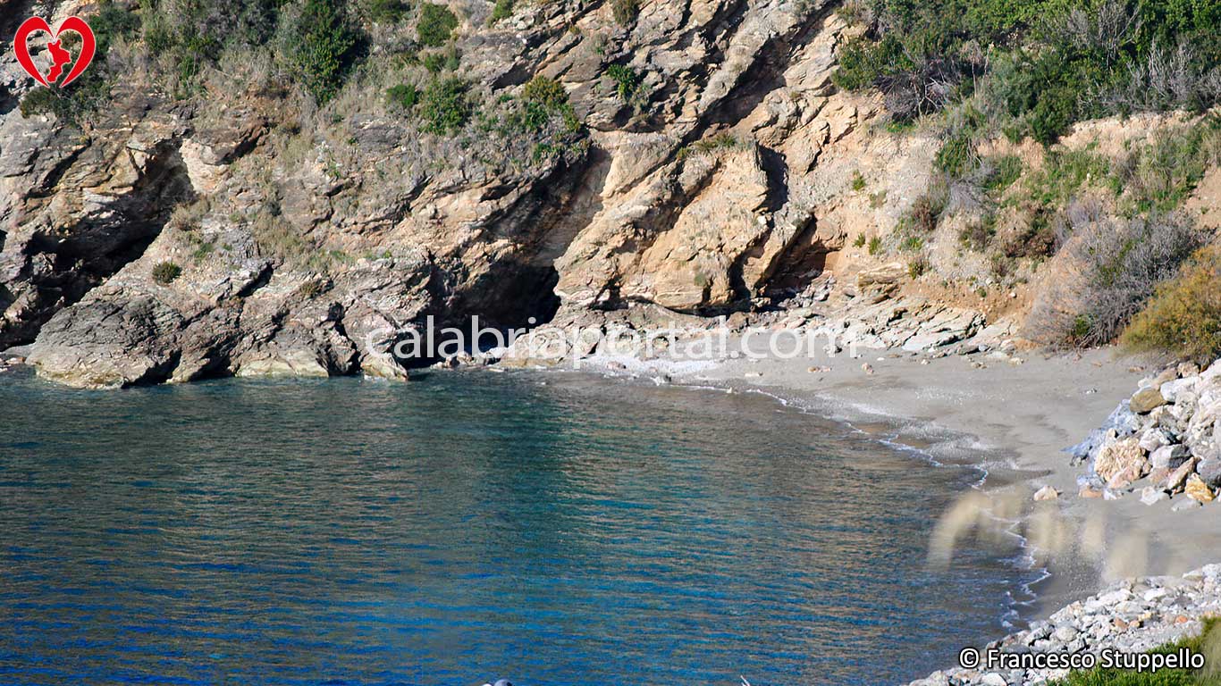 Scorcio della Spiaggia di Cavinia presso Cittadella del Capo (CS)