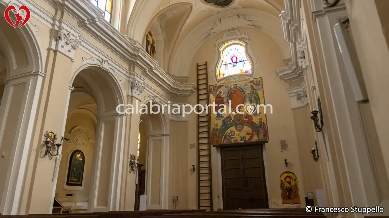 Navata della Chiesa di Santa Maria Assunta a Civita Navata della Chiesa di Santa Maria Assunta a Civita